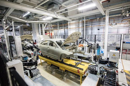 當(dāng) 摳廠 發(fā) 8 個(gè)月年終獎(jiǎng),多少車企打工人紅了眼眶